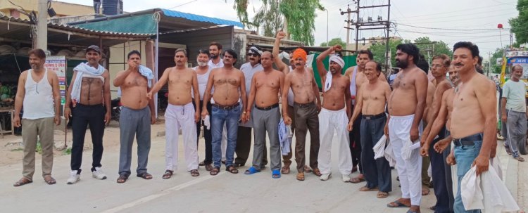 अर्द्धनग्न प्रदर्शन कर सरकार से मांग सुजानगढ़ जिला 