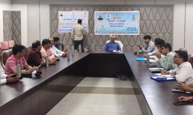 वंदे गंगा जल संरक्षण-जन अभियान के तहत आयोजित हुई मीडिया राउंड टेबल  अभियान को जन अभियान बनाने में मीडिया महत्वपूर्ण कड़ी- जिला कलेक्टर