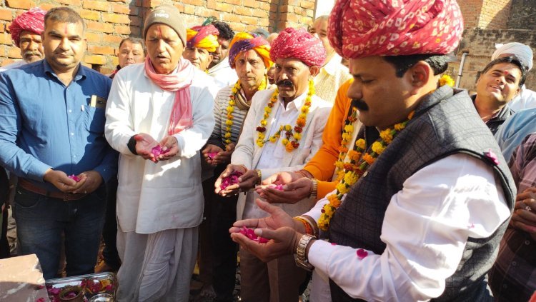 हुरडा प्रधान राठौड़ ने खाती खेड़ा में चारभुजा मंदिर निर्माण कार्य की शुरुआत की! 