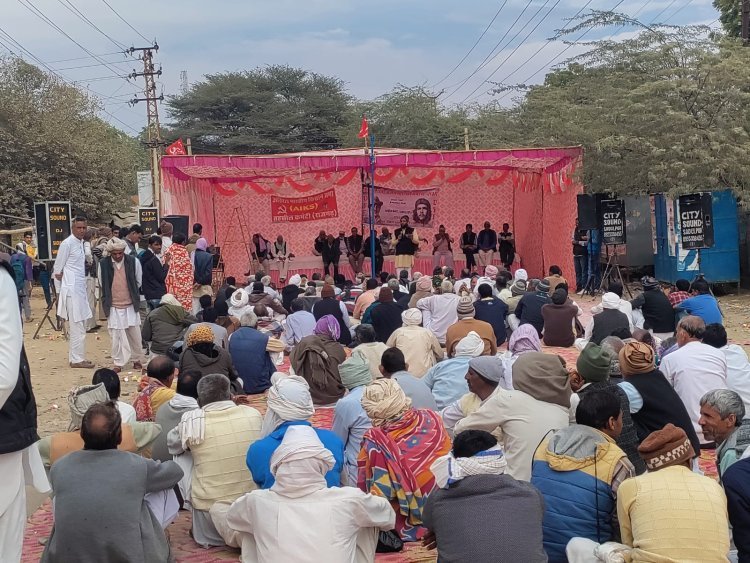 बीमा क्लेम को लेकर उपखंड कार्यालय पर किसानों का महापड़ाव दूसरे दिन जारी