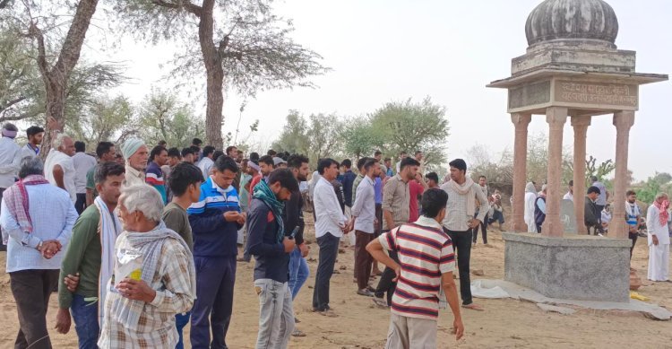 चार मृतकों का गमगीन माहौल में किया गया अंतिम संस्कार 