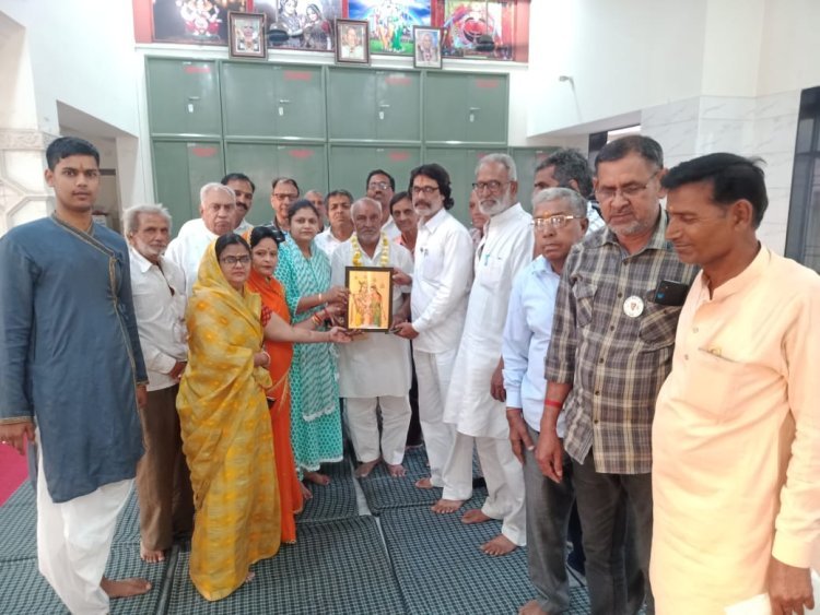 सीकर व्यापार संघ अध्यक्ष पारीक का किया गया अभिनन्दन
