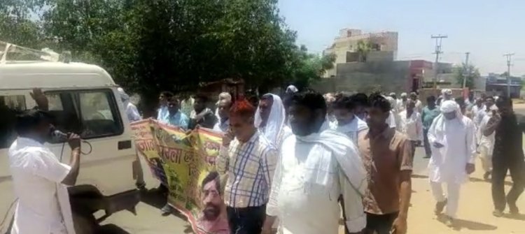 जिले की मांग को लेकर सांडवा में दी गिरफ्तारियां