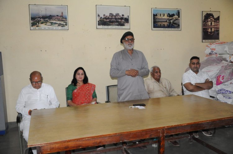 हिंदी पत्रकारिता दिवस पर हुआ संगोष्ठी का आयोजन