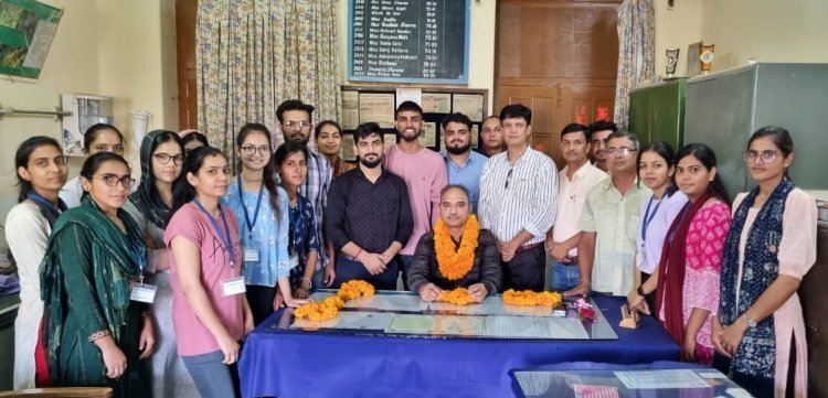 डॉ शर्मा के विभागाध्यक्ष बनने पर किया अभिनंदन