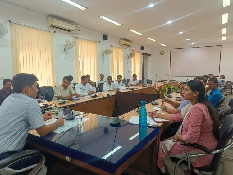 Organized weekly review meeting of the work of various departments All departments should work with mutual coordination: District Collector