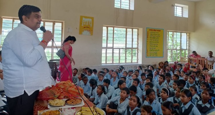 बालक बालिकाओं के हितों के लिए मैं सदैव सेवार्थ हेतु दृढ संकल्पित हूं- शहर विधायक शर्मा