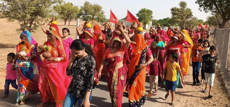 वार्षिक उत्सव के उपलक्ष में कलश यात्रा निकाली 