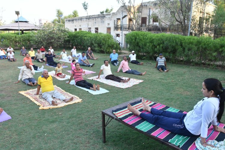 स्वस्थ शरीर के लिये योग अत्यधिक आवश्यक-डॉ. संतरा ,अंतर्राष्ट्रीय योग दिवस की तैयारियों को लेकर योग का पूर्वाभ्यास किया जा रहा है।