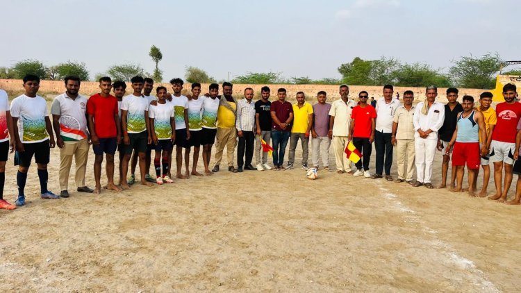 रावतसर में ओपन ग्रामीण फुटबॉल प्रतियोगिता का शुभारंभ