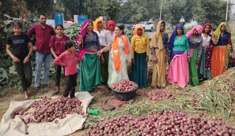 भाजपा प्रत्याशी के पक्ष में कविता यादव ने किया जनसंपर्क