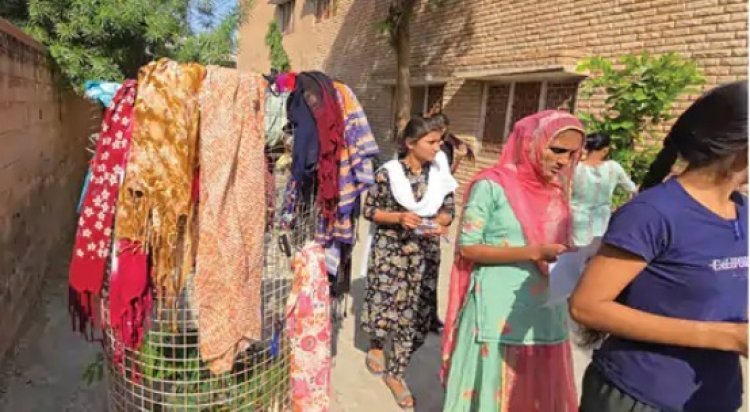 पशु परिचर भर्ती परीक्षा: सख्त नियमों से परीक्षा केंद्रों पर हंगामा, महिला अभ्यर्थी ने तोड़ा कंगन 