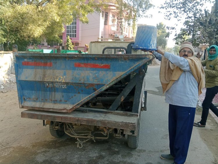 नगर निगम की पहल: घर-घर जाकर कचरा प्रबंधन के प्रति जागरूकता अभियान 