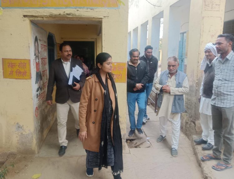 रामगढ़ दौरे पर जिला कलक्टर ने दिए त्वरित कार्यवाही के निर्देश  