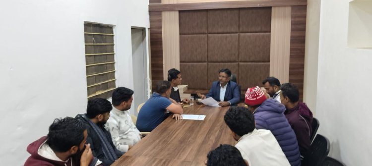 वार्डो के सीमांकन को लेकर कांग्रेस ने एसडीएम को ज्ञापन सौंपा 