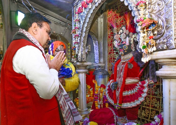 नए साल में राज्य की खुशहाली के लिए सीएम ने की 'मंगल' कामना  मुख्यमंत्री भजनलाल ने मेहंदीपुर बालाजी धाम व श्रीनाथ जी के किए दर्शन 