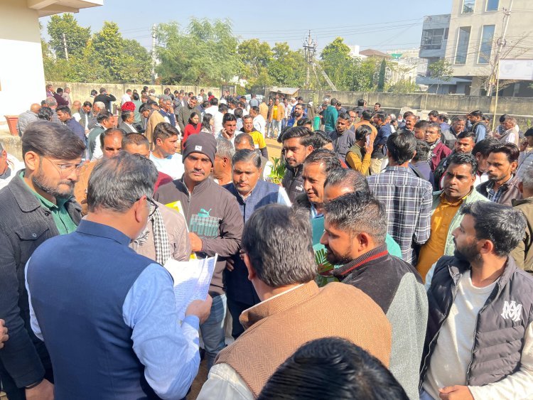 डॉ. सतीश पूनियां ने जनसंवाद केंद्र पर हजारों कार्यकर्ताओं संग मनाया नववर्ष 