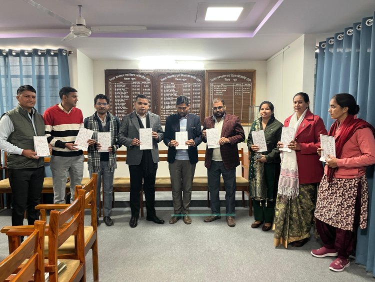 जिला कलक्टर ने किया बेटी बचाओ -बेटी पढ़ाओ‘ योजना आधारित नववर्ष के कैलेण्डर का विमोचन