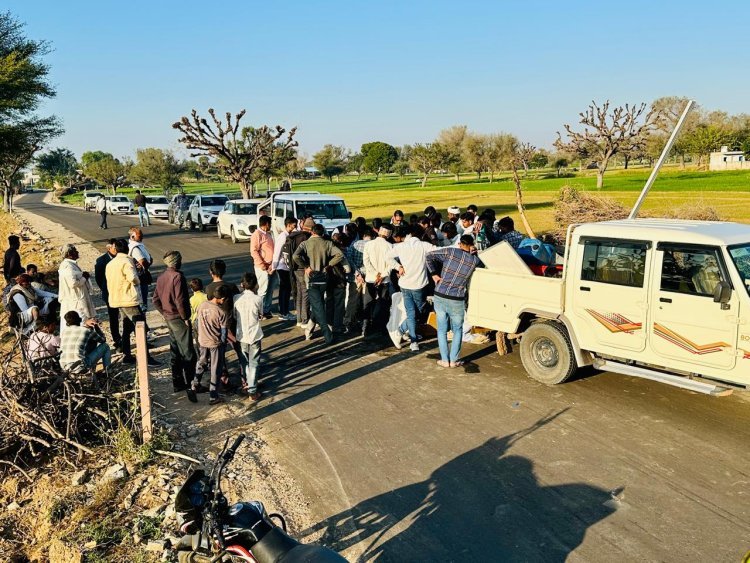 कुकनवाली इंडाली हरिपुरा भांवता सड़क पर विजलेंस टीम द्वारा हुई जांच   (ग्रामीणों ने कहा नहीं हुई कार्रवाई तो पुनः करेंगे विरोध प्रदर्शन)