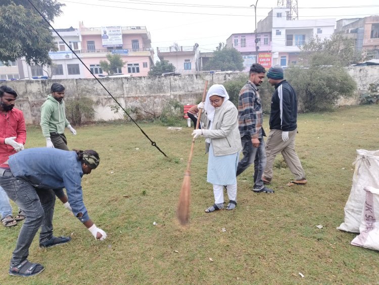 जिला अस्पताल में चला स्वच्छता अभियान सभापति ने लिया भाग