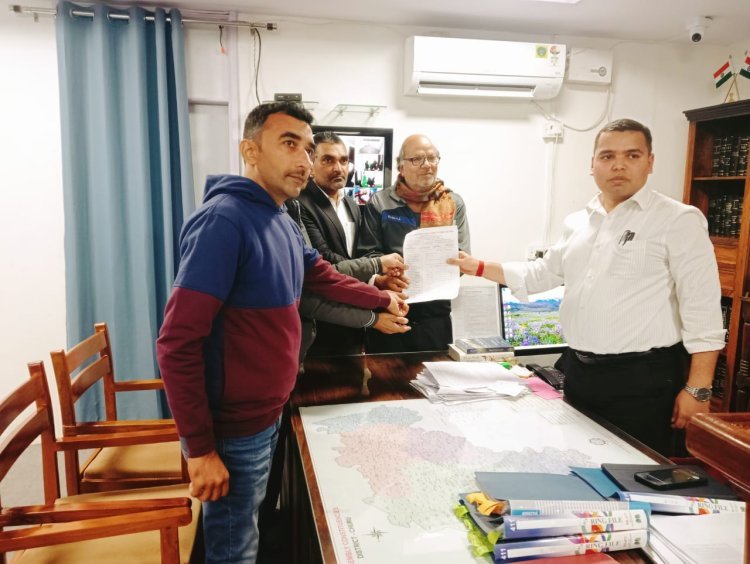 अखिल राजस्थान राज्य कर्मचारी संयुक्त महासंघ के नए मांग पत्र को लागू करवाने के लिए दिया ज्ञापन