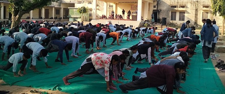 ब्लॉक स्तरीय सूर्य नमस्कार कार्यक्रम का हुआ आयोजन 