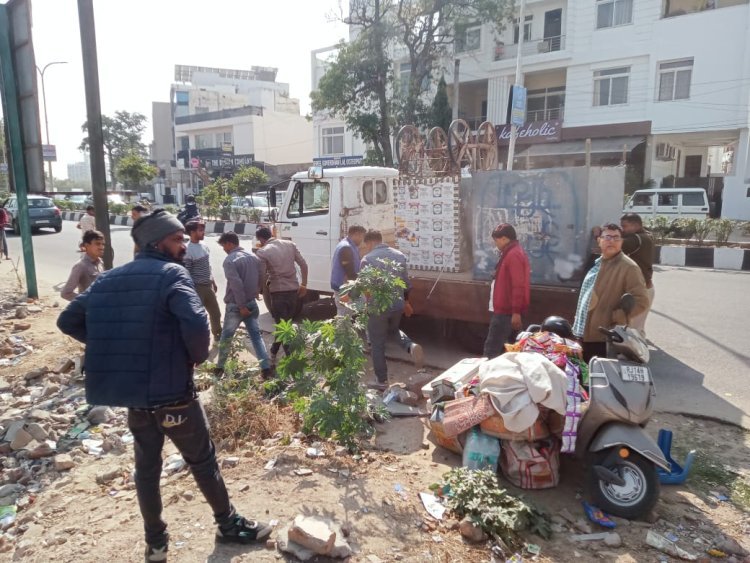 नगर निगम ग्रेटर आयुक्त श्रीमती रूकमणि रियाड़ के निर्देश पर सतर्कता शाखा की कार्रवाई