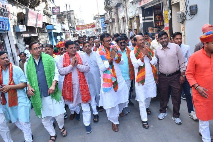 पूर्व नेता प्रतिपक्ष राठौड़ व सहारण ने की होली की रामरमी