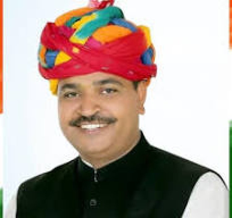 जूली का भाजपा पर तीखा हमला: कहा- अंग्रेजों की तरह फूट डाल रही बीजेपी, आरएसएस ने जलाया था संविधान