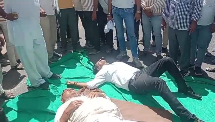 रास्ता खुलवाने के बाद खोला जाम