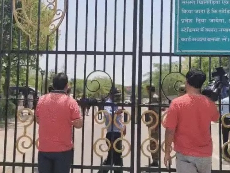 SMS स्टेडियम उड़ाने की धमकी से हड़कंप: ईमेल में लिखा- पाकिस्तान से पंगा मत लो, भारत में हैं स्लीपर सेल; हॉस्पिटल्स उड़ाने की भी धमकी