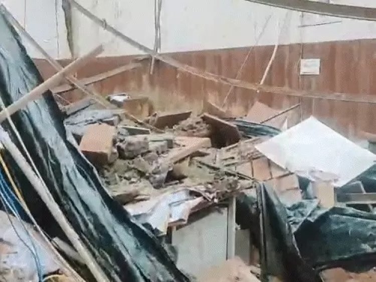 दिल्ली में आंधी-बारिश से 49 फ्लाइट्स डायवर्ट, गाजियाबाद में ACP ऑफिस की छत गिरने से SI की मौत; देश में मानसून और नौतपा की शुरुआत