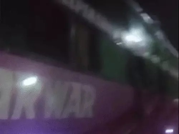 चलती बस में लगी आग, 40 यात्रियों की बची जान: जयपुर में पुलिस की सूझबूझ से टला बड़ा हादसा